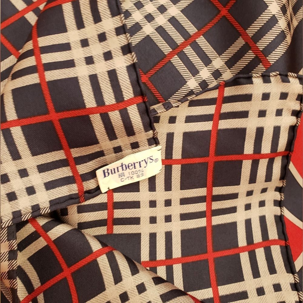 Burberrys Vintage 100% Silk Plaid Crown Print Scarf Luxury Designer - Picture 4 of 4